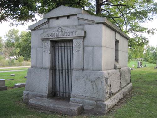 John Scott mausoleum, Bloomington, IL_02